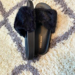 STEVE MADDEN SLIPPERS